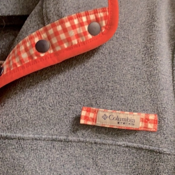 Columbia Pullover with Button Top - Picture 2 of 4